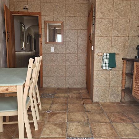 타비라 House With Private Roof Terrace In Centre 빌라 외부 사진
